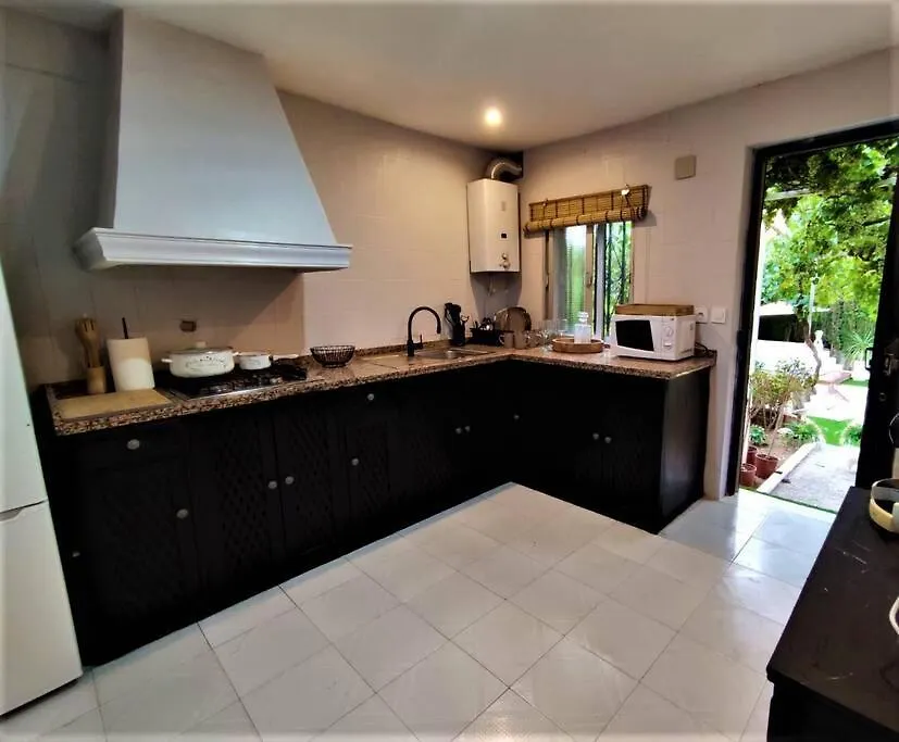 Holiday home Chalet Con Piscina En Entorno Idilico La Zubia