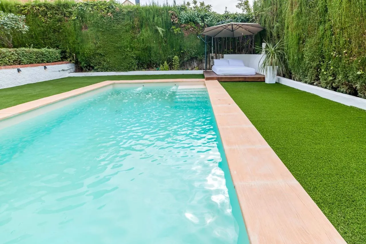 Chalet Con Piscina En Entorno Idilico La Zubia  0*, La Zubia (Granada)